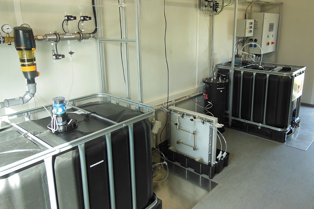 Technikumsanlage im Wasserwerk Brüel zur Trinkwasseraufbereitung von Brunnenwasser mittels elektrochemischer Totaloxidation.