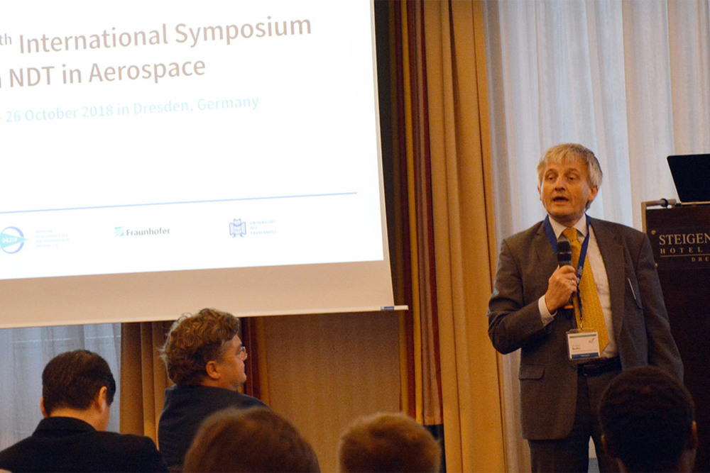 Prof. Christian Boller eröffnet das 10. International Symposium on NDT in Aerospace.