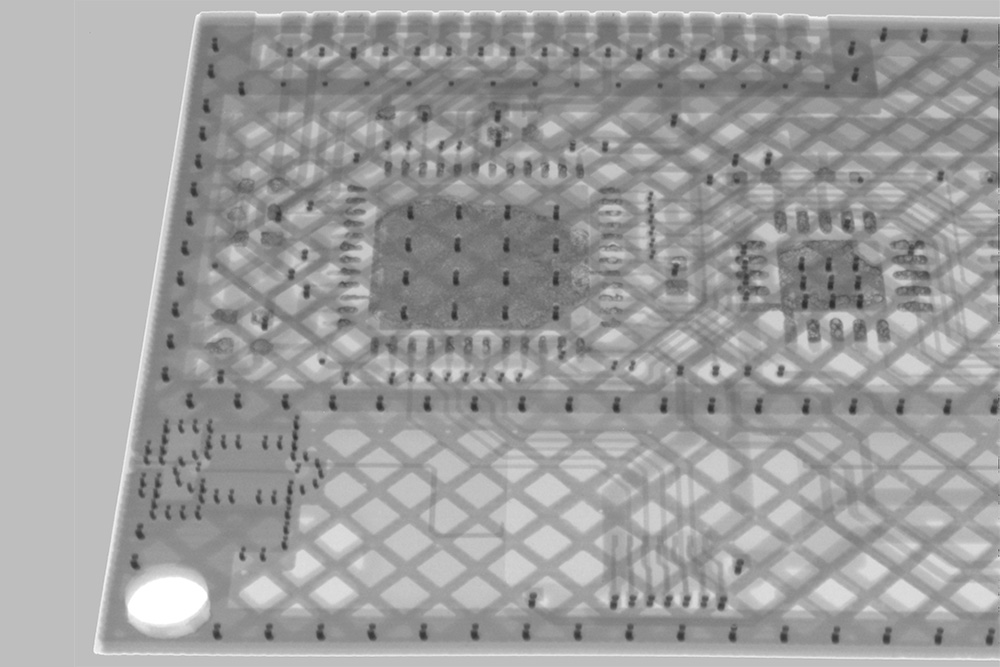 X-ray image of a LTCC high-frequency board with five internal signal layers.