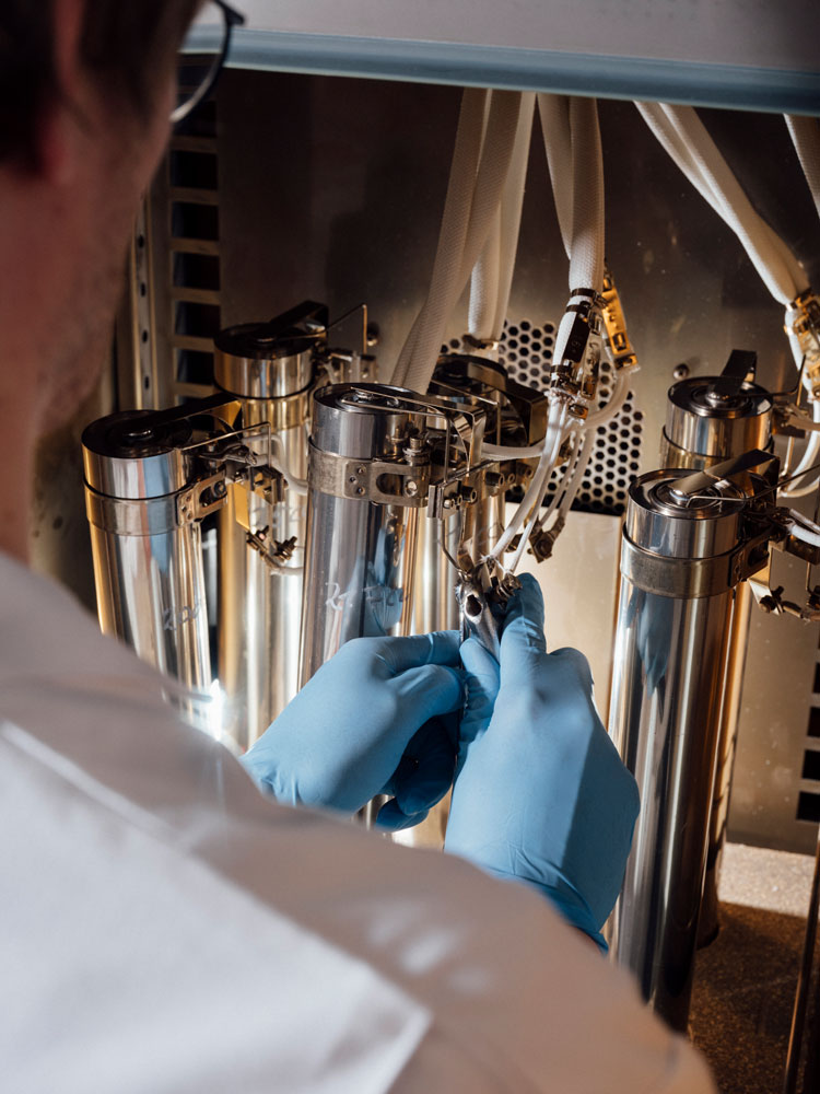 Hochtemperaturbatterie beim Funktionstest in einer Klimakammer