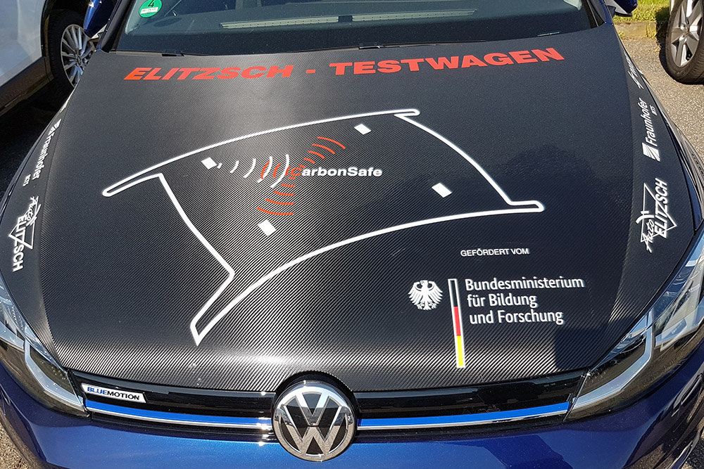 Die Praxistauglichkeit des SHM-Systems wurde am VW Golf der Autohaus Elitzsch GmbH getestet und bestätigt.
