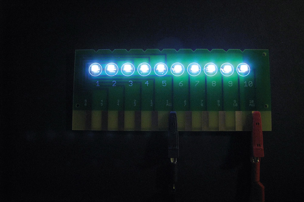 Leuchtstoffbasierte Weißlichtkonverter-Chips in Dickschichttechnik für die Beleuchtungstechnik.