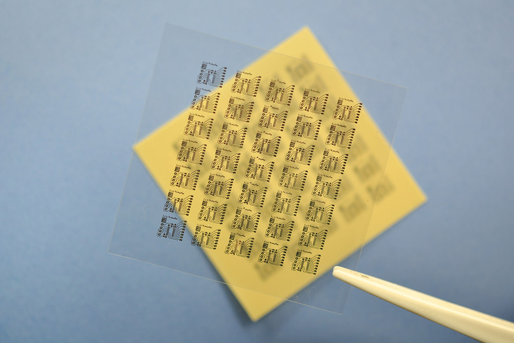 Gedruckte Mikroelektronik auf Polymersubstraten für flexible Displays und Sensoren .